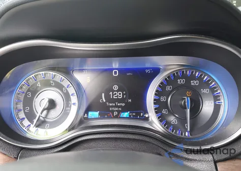 2018 Chrysler 300 300C z USA, uszkodzony, nr VIN 2C3CCAPT3JH201676